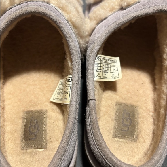 UGG Lilac Suede and Shearling Slide Slipper Woman’s Size 7 - Picture 4 of 8